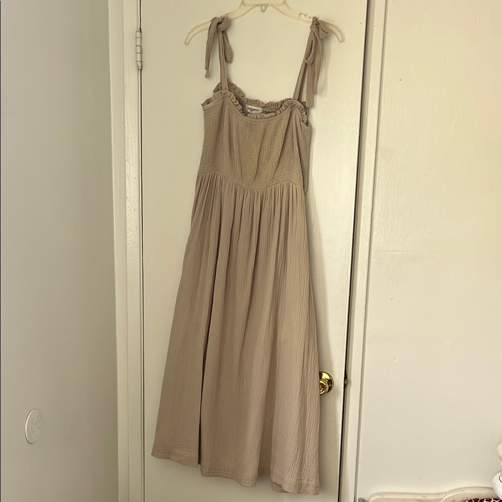Beige Sleeveless Midi Dress